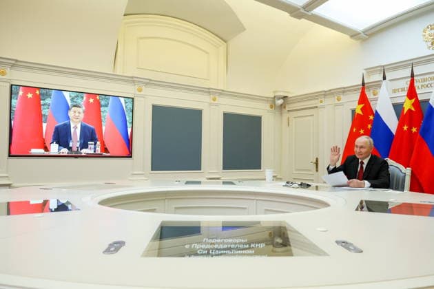 RUSSIA, MOSCOW - FEBRUARY 4, 2026: Vladimir Putin, President of Russia, attends a video-conference meeting with his Chinese counterpart Xi Jinping at the Presidential Situation Centre Moscow Russia  - ZUMAt113 20260204_zaa_t113_080 Copyright: xVyacheslavxProkofyevx