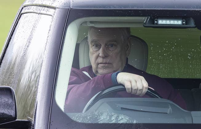 Andrew Mountbatten Windsor 02.02.2026. Andrew Mountbatten Windsor drives from his Royal Lodge home to Windsor Castle  Copyright: xDougxSeeburgx NINTCHDBPICT001056034494