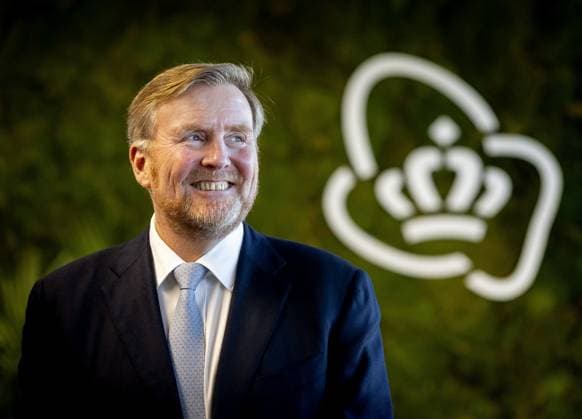 HILVERSUM - King Willem-Alexander during a visit to the KPN Network and Security Operations Center in Hilversum, focusing on resilient telecommunications. KOEN VAN WEEL ANP netherlands out - belgium out  Copyright: xx x549625962x originalFilename: 549625962.jpg