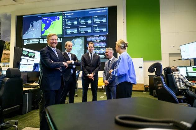 Hilversum, The Netherlands, 2026-02-04 14:40:19 HILVERSUM, 04-02-2026, KPN Network and Security King Willem Alexander and Minister of Economic Affairs Vincent Karremans are paying a working visit to the KPN Network and Security Operations Center in Hilversum as part of resilient telecommunications. PHOTO: NL Beeld Patrick van Emst Credit: NL Beeld Patrick van Emst  Copyright: xx x