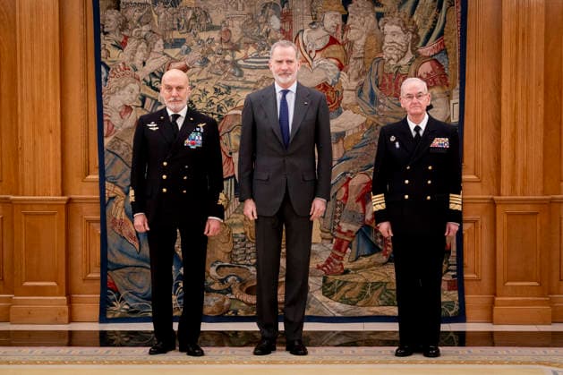 The King receives in audience Admiral Cavo Dragone King Felipe VI receives in audience the Chairman of the NATO Military Committee, Cavo Dragone i , at the Zarzuela, on February 4, 2026, in Madrid Spain NATO and Defense representatives meet in Madrid in two bilateral meetings The two meetings, called Step 3 , will study the capabilities allocated by NATO for the period 2025 2029 04 FEBRUARY 2026 A Pé Madrid Madrid Madrid Spain  Copyright: xA.xPÃ rezxMecax 7266095