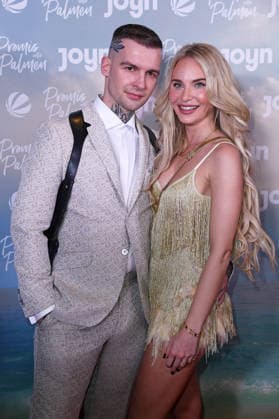 Eric Stehfest mit Freundin Franziska Temme bei der PROMIS UNTER PALMEN Staffel-Premiere im Cinenova in Köln am 04.02.2026