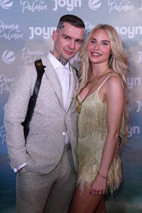Eric Stehfest mit Freundin Franziska Temme bei der PROMIS UNTER PALMEN Staffel-Premiere im Cinenova in Köln am 04.02.2026