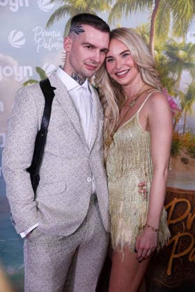 Eric Stehfest mit Freundin Franziska Temme bei der PROMIS UNTER PALMEN Staffel-Premiere im Cinenova in Köln am 04.02.2026