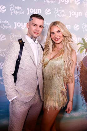 Reality-Star Eric Stehfest mit Freundin Franziska Temme kommen zur Staffel-Premiere von Promis unter Palmen von Sat.1 und Joyn im Cinenova Kino. Köln, 04.02.2026 NRW Deutschland Copyright: xChristophxHardtx