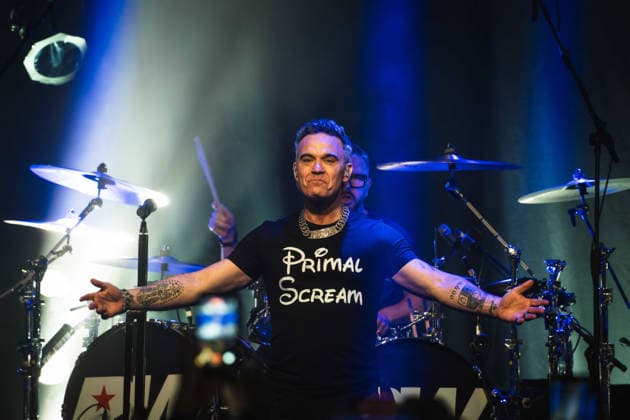 Robbie Williams performing at Barrowlands in Glasgow on 04 February 2026. Robbie Williams performing at Barrowlands in Glasgow on 04 February 2026 as part of his Long 90™s tour performing ˜Life Thru a Lens™ and new album ˜Britpop™ in full. Robbie Williams is a British singer and songwriter best known for solo singles ˜Angels™ and ˜Feel™ and as a member of the pop group Take That., Credit:Adam Hampton-Matthews Avalon  Copyright: xAdamxHampton-Matthewsx xAvalonx 1072124360
