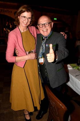 Gerda Reichert Wirtin Juergen Kirner Kabarettist Schauspieler Saenger Muenchen 04.02.2026 Hofbraeuhaus Uebernahme Neuer Staatlicher Hofbreaeuhauses Direktor Dr Joerg Lehmann Foto Muenchen