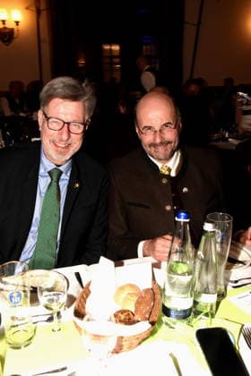 Georg Schneider Praesident Bayerischen Brauerbund Lothar Ebbertz Hauptgeschaeftsfuehrer Bayerischen Brauerbund Munchen 04.02.2026 Hofbraeuhaus Uebernahme Neuer Staatlicher Hofbreaeuhauses Direktor Dr Joerg Lehmann Foto Muenchen