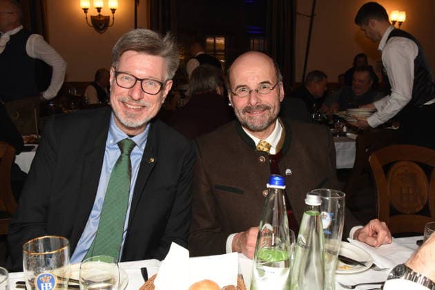 Georg Schneider Praesident Bayerischen Brauerbund Lothar Ebbertz Hauptgeschaeftsfuehrer Bayerischen Brauerbund Munchen 04.02.2026 Hofbraeuhaus Uebernahme Neuer Staatlicher Hofbreaeuhauses Direktor Dr Joerg Lehmann Foto Muenchen