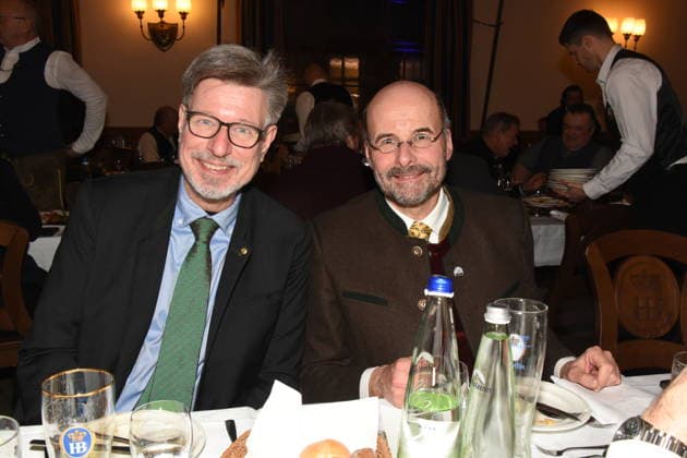 Georg Schneider Praesident Bayerischen Brauerbund Lothar Ebbertz Hauptgeschaeftsfuehrer Bayerischen Brauerbund Munchen 04.02.2026 Hofbraeuhaus Uebernahme Neuer Staatlicher Hofbreaeuhauses Direktor Dr Joerg Lehmann Foto Muenchen