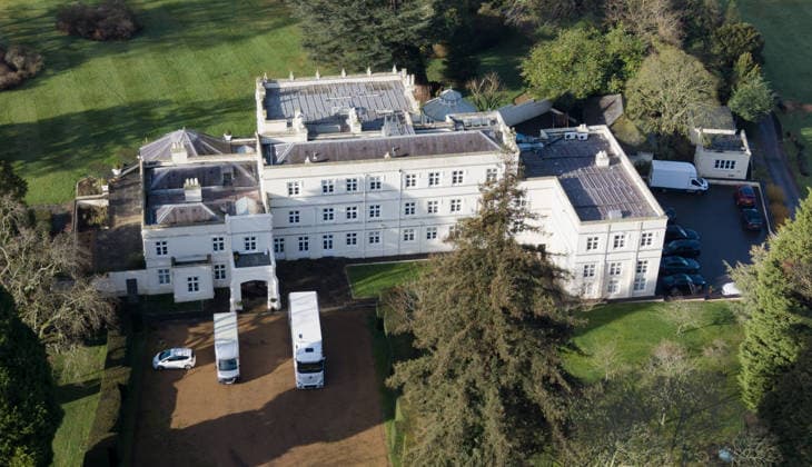 Removal lorry at Royal Lodge Windsor 04.02.2026. Removal lorry from Royal collection leaves Andrew Mountbatten Windsor’s former home at Royal Lodge Windsor.  Copyright: xDougxSeeburgx NINTCHDBPICT001056421695