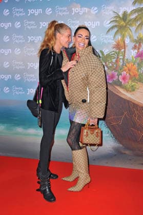 Promis unter Palmen Gina-Lisa Lohfink und Giulia Siegel anläßlich der Premiere des Realityformats Promis unter Palmen am 04.02.2026 im Cineova Köln. 20260204MWI107411