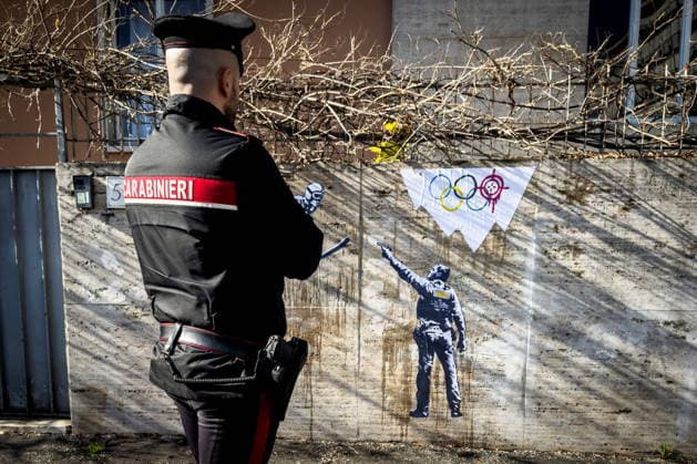 New mural by street artist LAIKA Ice Out , against the presence of ICE at the Milano-Cortina Olympic Games New mural by street artist LAIKA Ice Out is a denunciation of the presence of the American federal agency at the Milan-Cortina Olympic Games, Rome, February 5th 2026, Credit:Alessandro Serrano Avalon Italy, Rome  Copyright: xAlessandroxSerrano x xAvalonx 1072260258