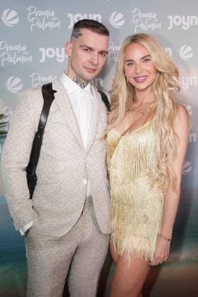 Promis unter Palmen Premiere 2026. Erik Stehfest & Franziska Temme bei der Premiere des Realityformats Promis unter Palmen im CINENOVA Koeln am 04.02.2026. Koeln CINENOVA Nordrhein-Westfalen