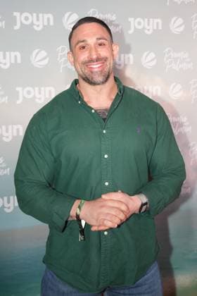 Promis unter Palmen Premiere 2026. Kevin Wolter bei der Premiere des Realityformats Promis unter Palmen im CINENOVA Koeln am 04.02.2026. Koeln CINENOVA Nordrhein-Westfalen