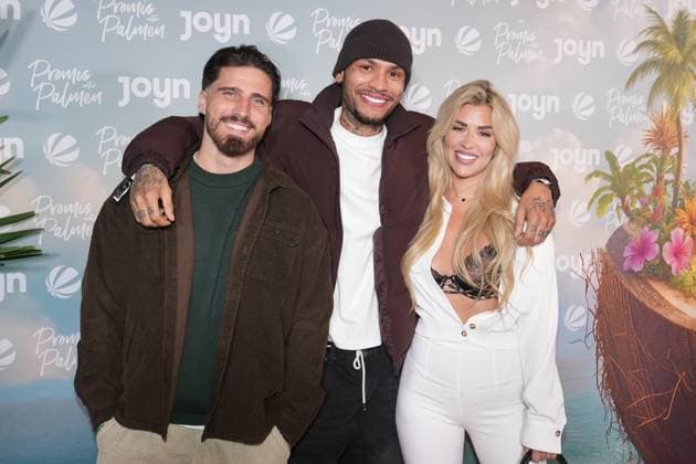 Promis unter Palmen Premiere 2026. Patrick Papachristodoulou, Jonathan Steinig und Dijana Cvijetic bei der Premiere des Realityformats Promis unter Palmen im CINENOVA Koeln am 04.02.2026. Koeln CINENOVA Nordrhein-Westfalen
