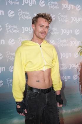 Promis unter Palmen Premiere 2026. Aaron Königs bei der Premiere des Realityformats Promis unter Palmen im CINENOVA Koeln am 04.02.2026. Koeln CINENOVA Nordrhein-Westfalen