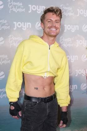 Promis unter Palmen Premiere 2026. Aaron Königs bei der Premiere des Realityformats Promis unter Palmen im CINENOVA Koeln am 04.02.2026. Koeln CINENOVA Nordrhein-Westfalen