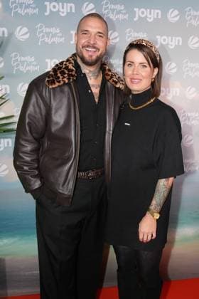 Promis unter Palmen Premiere 2026. Pia Tillmann und Zico Banach bei der Premiere des Realityformats Promis unter Palmen im CINENOVA Koeln am 04.02.2026. Koeln CINENOVA Nordrhein-Westfalen