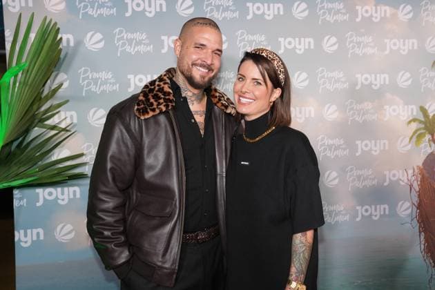 Promis unter Palmen Premiere 2026. Pia Tillmann und Zico Banach bei der Premiere des Realityformats Promis unter Palmen im CINENOVA Koeln am 04.02.2026. Koeln CINENOVA Nordrhein-Westfalen