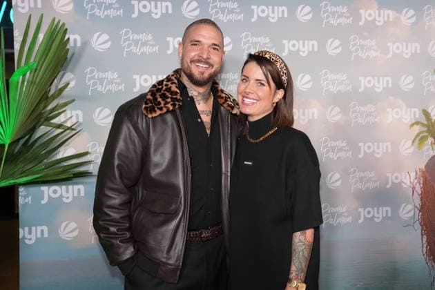 Promis unter Palmen Premiere 2026. Pia Tillmann und Zico Banach bei der Premiere des Realityformats Promis unter Palmen im CINENOVA Koeln am 04.02.2026. Koeln CINENOVA Nordrhein-Westfalen