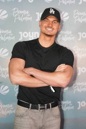Promis unter Palmen Premiere 2026. Laurenz Pesch bei der Premiere des Realityformats Promis unter Palmen im CINENOVA Koeln am 04.02.2026. Koeln CINENOVA Nordrhein-Westfalen