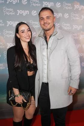 Promis unter Palmen Premiere 2026. Tobias Pietrek und Mina bei der Premiere des Realityformats Promis unter Palmen im CINENOVA Koeln am 04.02.2026. Koeln CINENOVA Nordrhein-Westfalen