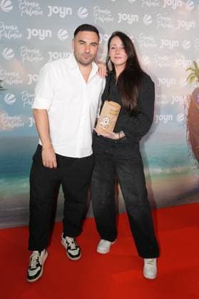 Promis unter Palmen Premiere 2026. Lars Steinhöfel & Sandra Sicora bei der Premiere des Realityformats Promis unter Palmen im CINENOVA Koeln am 04.02.2026. Koeln CINENOVA Nordrhein-Westfalen