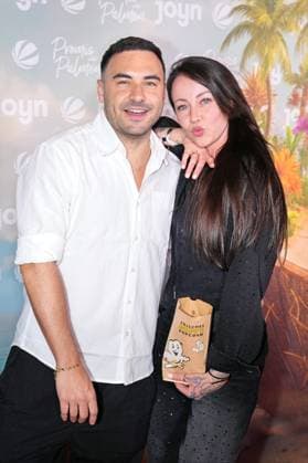 Promis unter Palmen Premiere 2026. Lars Steinhöfel & Sandra Sicora bei der Premiere des Realityformats Promis unter Palmen im CINENOVA Koeln am 04.02.2026. Koeln CINENOVA Nordrhein-Westfalen