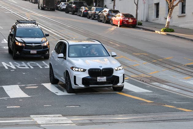 Deutsche Autos in San Francisco. BMW PKW im Bereich der Kreuzung California Street Powell Street. San Francisco, Kalifornien, USA, Vereinigte Staaten von Amerika, 04.02.2026 *** German cars in San Francisco BMW cars in the area of the intersection California Street Powell Street San Francisco, California, USA, United States of America, 04 02 2026