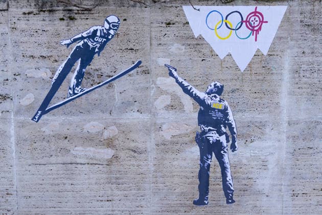 News Bilder des Tages The new work by street artist Laika, entitled Ice out! , against the presence of ICE agents at the Milan-Cortina Olympics, appeared in Rome in front of the CONI headquarters on Viale Tiziano.  Copyright: xMatteoxNardonex xipa-agency.netx xMatteoxNardonex IPA_Agency_IPA70992695