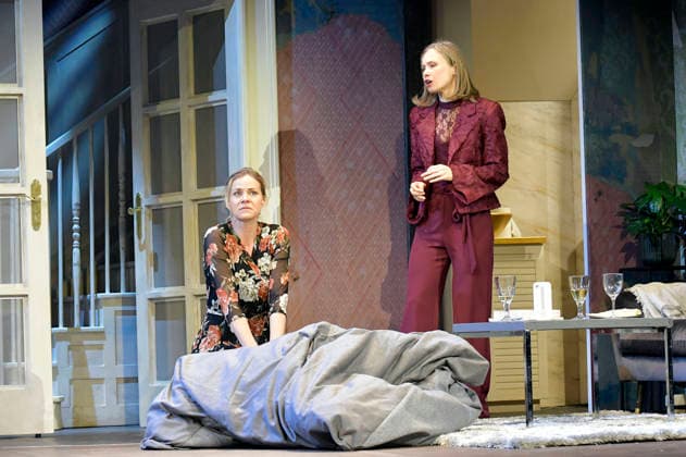 Jessica Ginkel und Alina Levshin bei der Fotoprobe zum Theaterstück 2:22 - Eine Geistergeschichte in der Komödie am Kurfürstendamm im Ernst-Reuter-Saal. Berlin, 05.02.2026