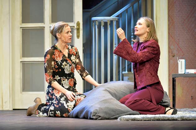 Jessica Ginkel und Alina Levshin bei der Fotoprobe zum Theaterstück 2:22 - Eine Geistergeschichte in der Komödie am Kurfürstendamm im Ernst-Reuter-Saal. Berlin, 05.02.2026