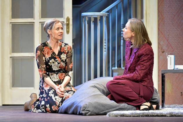 Jessica Ginkel und Alina Levshin bei der Fotoprobe zum Theaterstück 2:22 - Eine Geistergeschichte in der Komödie am Kurfürstendamm im Ernst-Reuter-Saal. Berlin, 05.02.2026