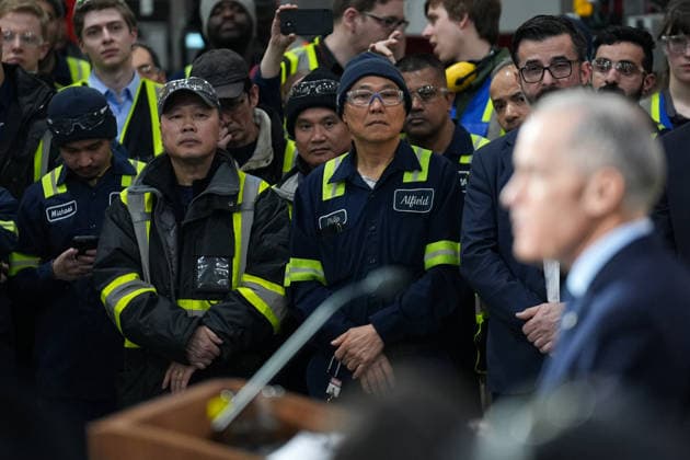 News Bilder des Tages Prime Minister of Canada Mark Carney VAUGHAN, CANADA - FEBRUARY 5 : Auto parts workers listen Canadian Prime Minister Mark Carney’ speech during a press conference on Canada’s auto manufacturing sector at Martinrea auto parts manufacturing facility in Vaughan, Canada on February 5, 2026. Mert Alper Dervis Anadolu Vaughan Canada. Editorial use only. Please get in touch for any other usage.  Copyright: x2026xAnadoluxMertxAlperxDervisx