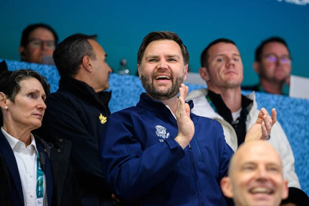 260205 Vice president JD Vance of USA in the women s ice hockey game between USA and Czech Republic during day -1 of the 2026 Winter Olympics on February 5, 2026 in Milan. Photo: Emma Wallskog BILDBYRAN kod EW CS0851 ishockey ice hockey olympic games olympics winter olympics os ol olympiska spel vinter-os olympiske leker milano cortina 2026 milan cortina 2026 milano cortina 2026 olympic games milano cortina 2026 winter olympic games milano cortina-os milano cortina-ol vinter-ol -1 bbeng *** 260205 Vice president JD Vance of USA in the women s ice hockey game between USA and Czech Republic during day 1 of the 2026 Winter Olympics on February 5, 2026 in Milan Photo Emma Wallskog BILDBYRAN code EW CS0851 ice hockey ice hockey olympic g  Copyright: EMMAxWALLSKOG BB260205EW005