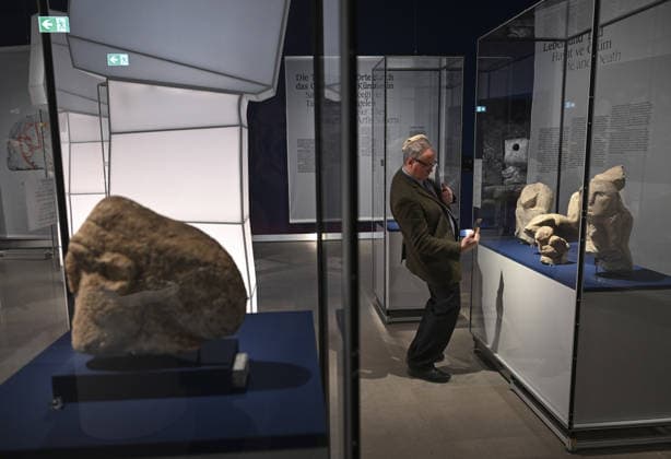 Entertainment Bilder des Tages Gobeklitepe exhibition to open in Germany BERLIN, GERMANY - FEBRUARY 5: Gobeklitepe, known as the world’s oldest settlement and listed as a UNESCO World Heritage site, and the surrounding Tas Tepeler region are to be introduced with 93 selected artifacts in an exhibition in Germany, presenting the artistic expressions of early settled communities from birth and daily life to death across eight thematic sections, ahead of its opening in Berlin, Germany, on February 5, 2026. Halil Sagirkaya Anadolu Berlin Germany. Editorial use only. Please get in touch for any other usage.  Copyright: x2026xAnadoluxHalilxSagirkayax