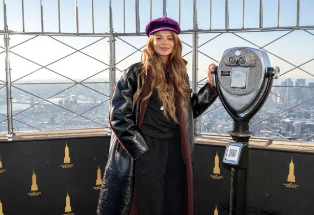 February 5, 2026, New York, Ny, United States: Leslie Grace visits the Empire State Building. Held at Empire State Building in New York. Zuma Press February 5, 2026. New York United States - ZUMAp281 20260205_zea_p281_002 Copyright: xPhotoxImagexPressx