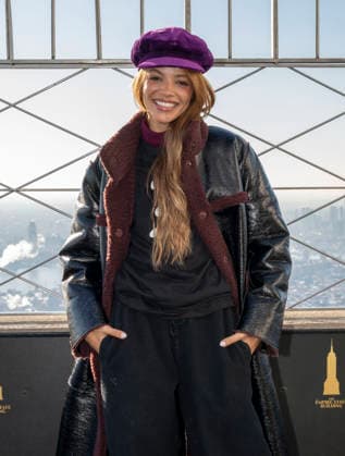 February 5, 2026, New York, Ny, United States: Leslie Grace visits the Empire State Building. Held at Empire State Building in New York. Zuma Press February 5, 2026. New York United States - ZUMAp281 20260205_zea_p281_013 Copyright: xPhotoxImagexPressx