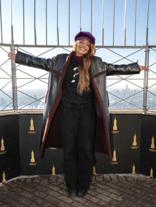 February 5, 2026, New York, Ny, United States: Leslie Grace visits the Empire State Building. Held at Empire State Building in New York. Zuma Press February 5, 2026. New York United States - ZUMAp281 20260205_zea_p281_014 Copyright: xPhotoxImagexPressx