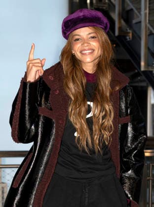 February 5, 2026, New York, Ny, United States: Leslie Grace visits the Empire State Building. Held at Empire State Building in New York. Zuma Press February 5, 2026. New York United States - ZUMAp281 20260205_zea_p281_026 Copyright: xPhotoxImagexPressx