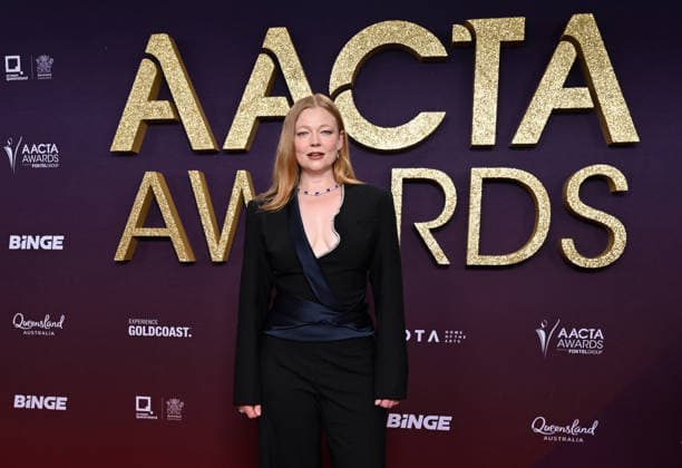 AACTA AWARDS 2026, Sarah Snook is seen posing for a photo on the red carpet at the 2024 AACTA Awards at HOTA in Surfers Paradise, Queensland, Friday, February 6, 2026. ( NO ARCHIVING BRISBANE QUEENSLAND AUSTRALIA  Copyright: xDARRENxENGLANDx 20260206139535940000