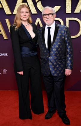 AACTA AWARDS 2026, Sarah Snook (left) and Brian Cox (right) are seen posing for a photo on the red carpet at the 2024 AACTA Awards at HOTA in Surfers Paradise, Queensland, Friday, February 6, 2026. ( NO ARCHIVING BRISBANE QUEENSLAND AUSTRALIA  Copyright: xDARRENxENGLANDx 20260206152145654250