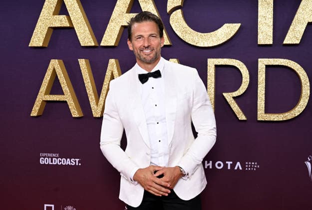 AACTA AWARDS 2026, Tim Robards is seen posing for a photo on the red carpet at the 2024 AACTA Awards at HOTA in Surfers Paradise, Queensland, Friday, February 6, 2026. ( NO ARCHIVING BRISBANE QUEENSLAND AUSTRALIA  Copyright: xDARRENxENGLANDx 20260206145029105951
