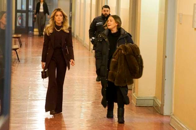 Sylvie Francoise Meis als Zeugin mit ihrer Anwaeltin im im Landgericht Hamburg Strafjustizgebaeude Sievekingsplatz am 06.02.2026 Prozess gegen den Angeklagte M gemeinschaftlicher Wohnungseinbruchsdiebstahl zur Last gelegt Handtaschen und Schmuck im Wert von über 500.000 Euro gestohlen zu Haben Hamburg Deutschland