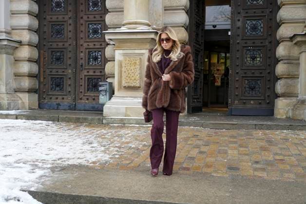 Sylvie Francoise Meis als Zeugin nach ihrer Aussage auf dem Weg zum Taxi Landgericht Hamburg Strafjustizgebaeude Sievekingsplatz am 06.02.2026 Prozess gegen den Angeklagte M gemeinschaftlicher Wohnungseinbruchsdiebstahl zur Last gelegt Handtaschen und Schmuck im Wert von über 500.000 Euro gestohlen zu Haben Hamburg Deutschland