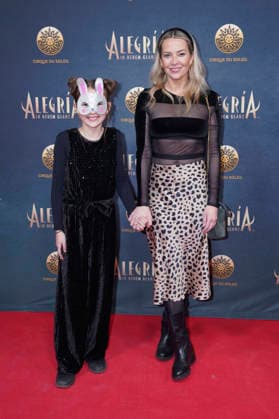 Laura Osswald mit Tochter Karline Osswald bei der Premiere der Show Cirque du Soleil - Alegria auf der Theresienwiese. München, 05.02.2026