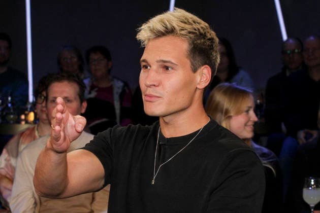 Wincent Weiss deutscher Popsaenger und Songwriter zu Gast in der der NDR Talkshow , aus dem NDR 3 Studio am 06.02.2026 in Hamburg Aufzeichnung vom 30.01.2026 Hamburg Deutschland