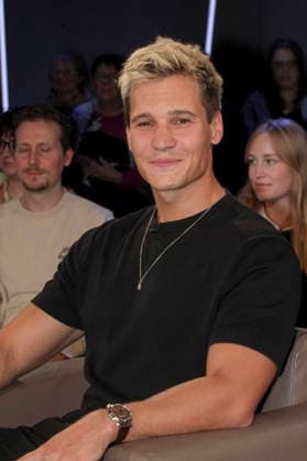 Wincent Weiss deutscher Popsaenger und Songwriter zu Gast in der der NDR Talkshow , aus dem NDR 3 Studio am 06.02.2026 in Hamburg Aufzeichnung vom 30.01.2026 Hamburg Deutschland