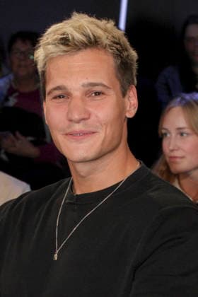 Wincent Weiss deutscher Popsaenger und Songwriter zu Gast in der der NDR Talkshow , aus dem NDR 3 Studio am 06.02.2026 in Hamburg Aufzeichnung vom 30.01.2026 Hamburg Deutschland
